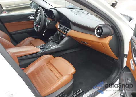 2017 Alfa Romeo Giulia Ti Rwd z USA, uszkodzony, nr VIN ZARFAECNXH7549497